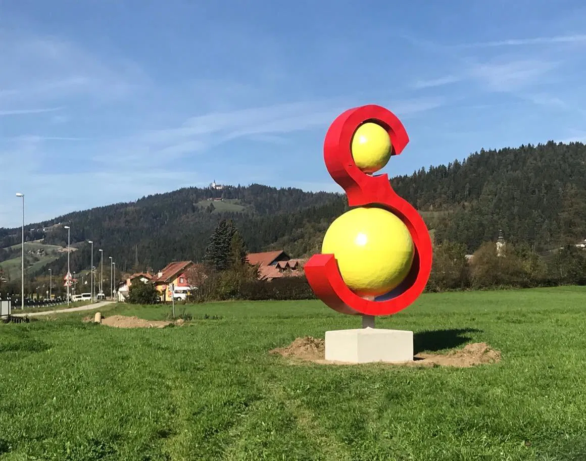 Prenovljena Skulptura "S" (FOTO)