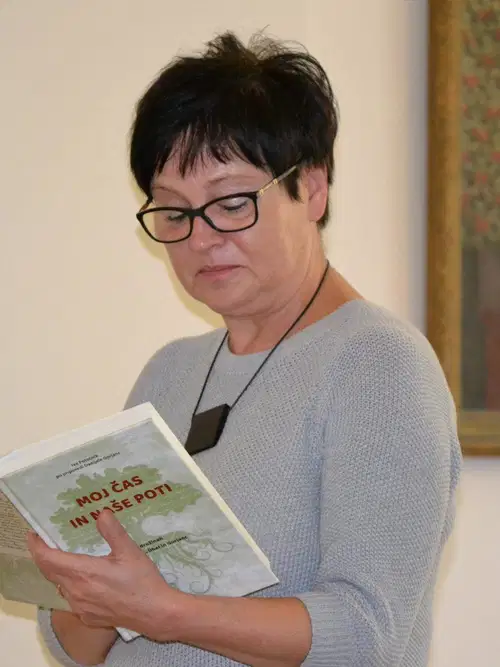 KNJIŽNA PABERKOVANJA v Koroški osrednji knjižnici dr. Franca Sušnika Ravne na Koroškem (FOTO)