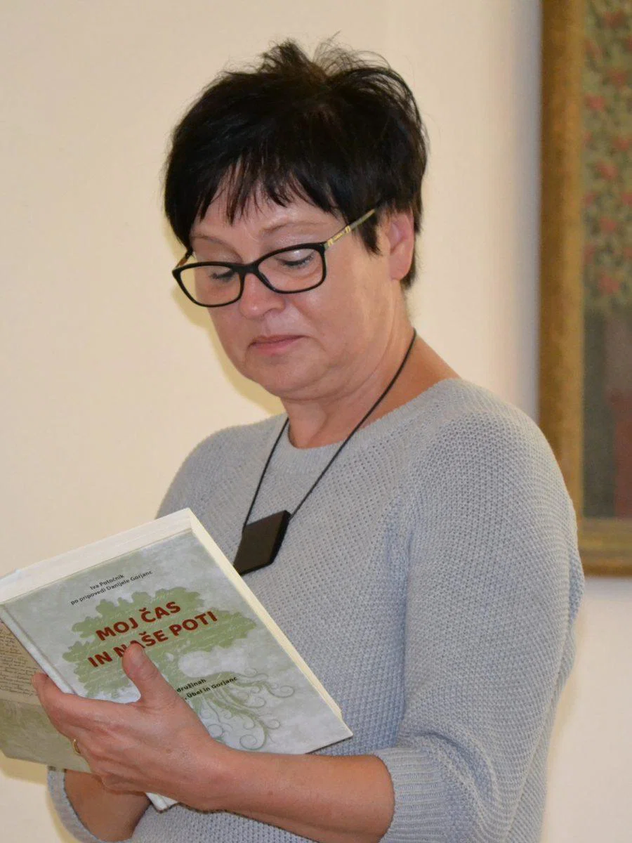 KNJIŽNA PABERKOVANJA v Koroški osrednji knjižnici dr. Franca Sušnika Ravne na Koroškem (FOTO)