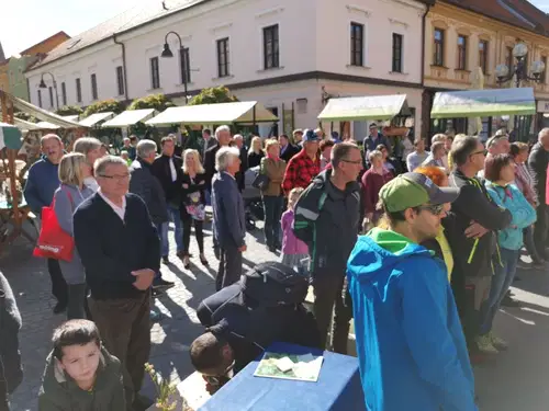 Na stojnicah v Slovenj Gradcu ponujali dobrote, ki jih v trgovinah ne najdemo (VIDEO in FOTO)