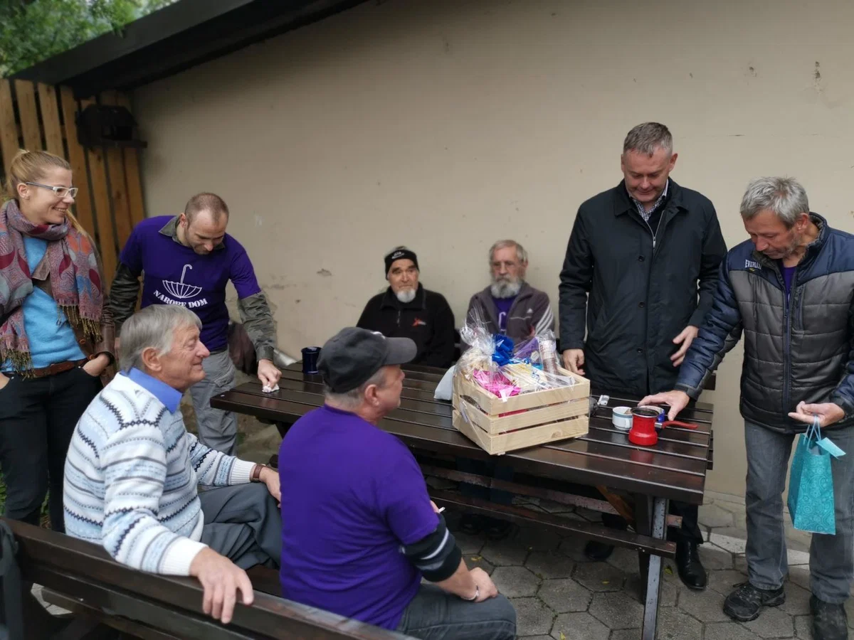 V edinem zavetišču za brezdomce na Koroškem so z druženjem obeležili svetovni dan brezdomstva (VIDEO in FOTO)