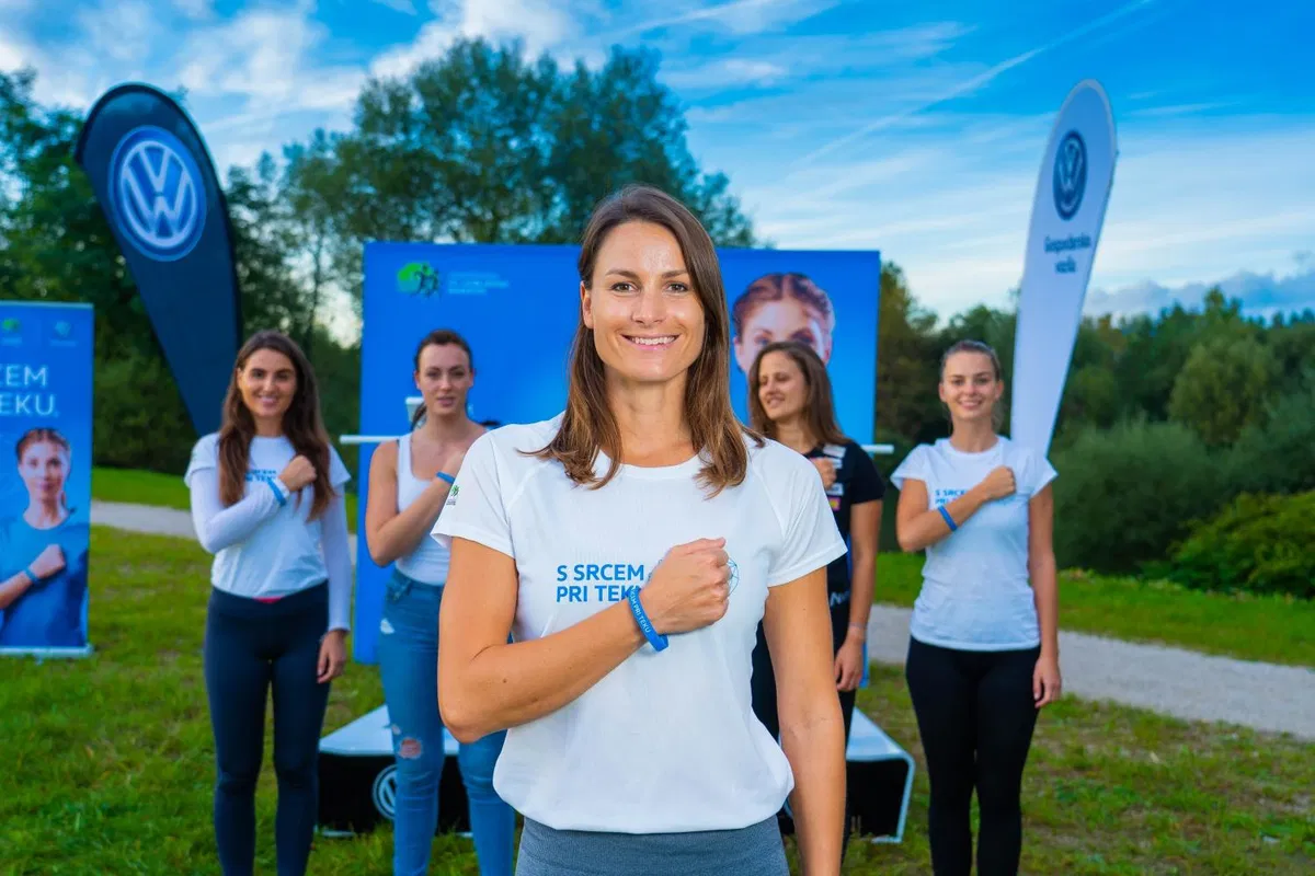 Znani Slovenci s tekom prispevali k zbiranju sredstev za sedem novih defibrilatorjev