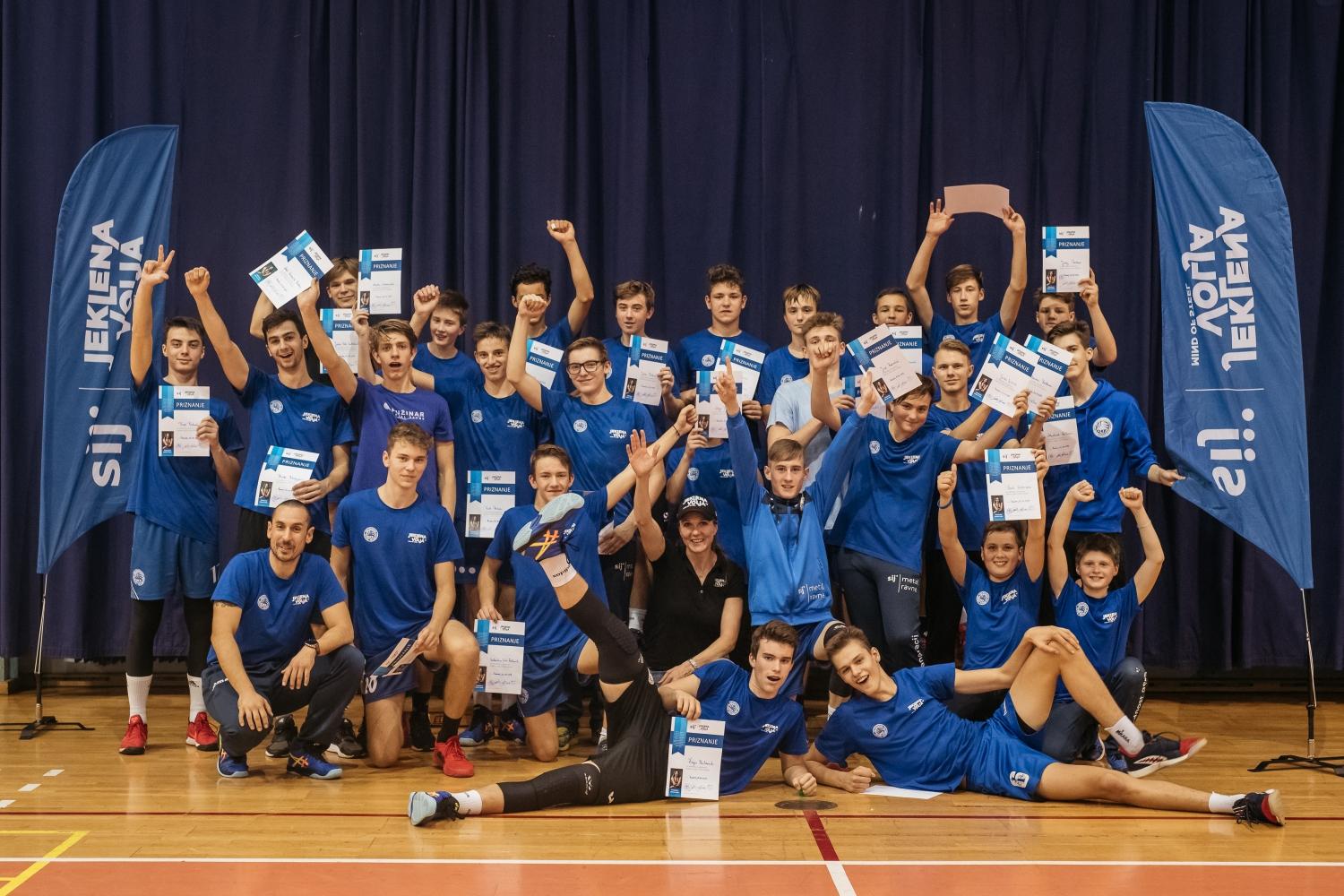 Mladi odbojkarji prebujali jekleno voljo s Petro Majdič (FOTO)