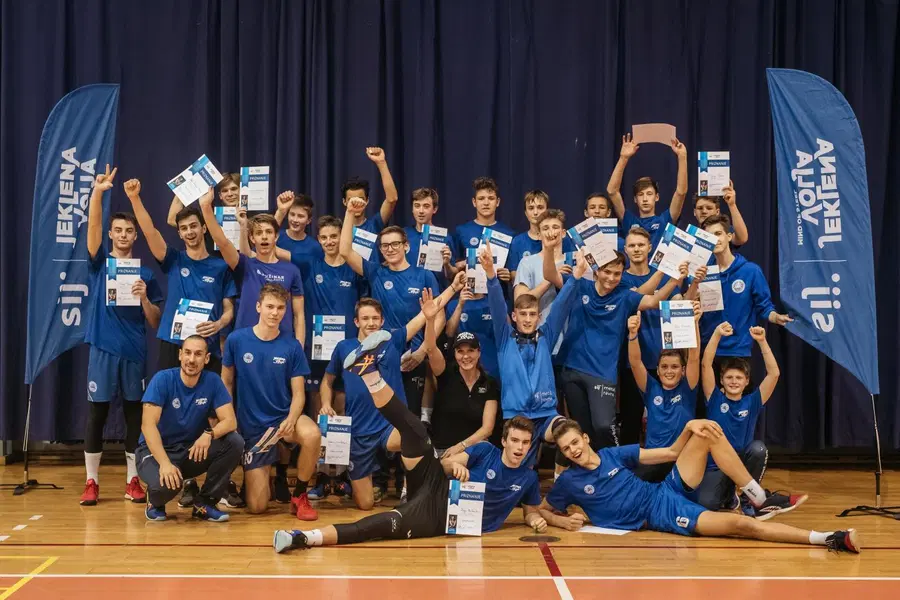 Mladi odbojkarji prebujali jekleno voljo s Petro Majdič (FOTO)