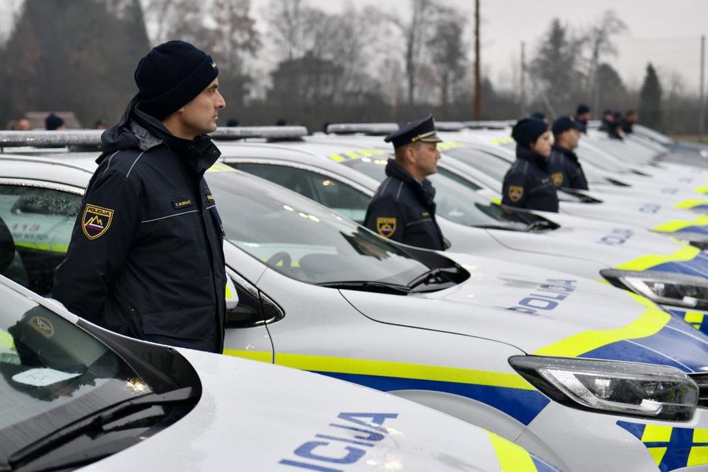 Ustavno sodišče še ni končalo obravnave zahteve za začasno zadržanje izvajanja dela zakona o organiziranosti in delu v policiji