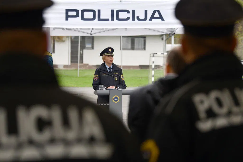 Bobnarjeva: Politične kampanje naj se gredo z argumenti, ne z izmišljenimi zgodbami na račun policije