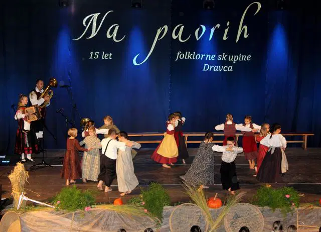 Folklorna skupina Dravca obeležila 15 let uspešnega delovanja (FOTO)