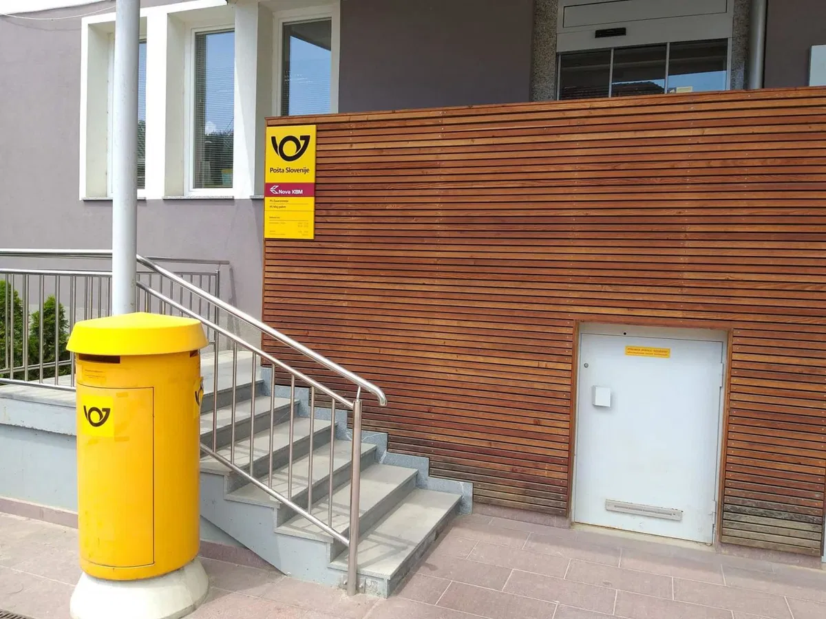 Poštni delavci stavkajo. Katere storitve bodo motene?