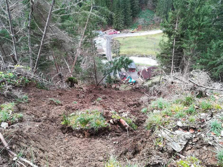 Dravograjski košarkarji bodo zbirali sredstva za družino Šušel iz Črne