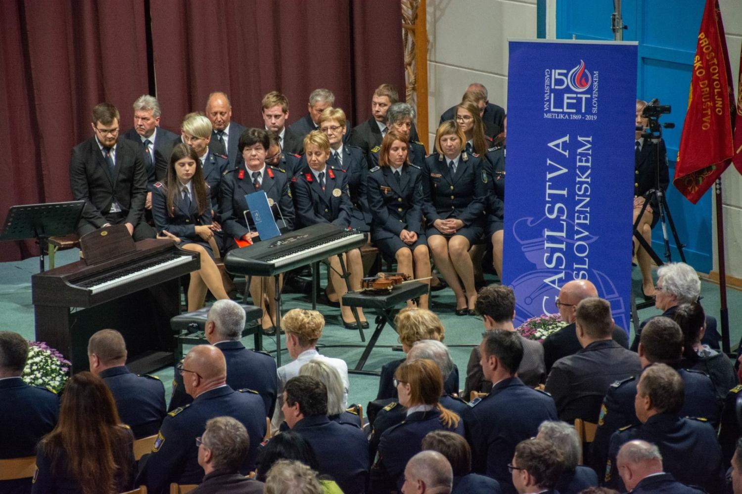 V Šmartnem so pripravili slovesnost ob 70 - letnici uglasbitve himne slovenskih gasilcev (VIDEO in FOTO)