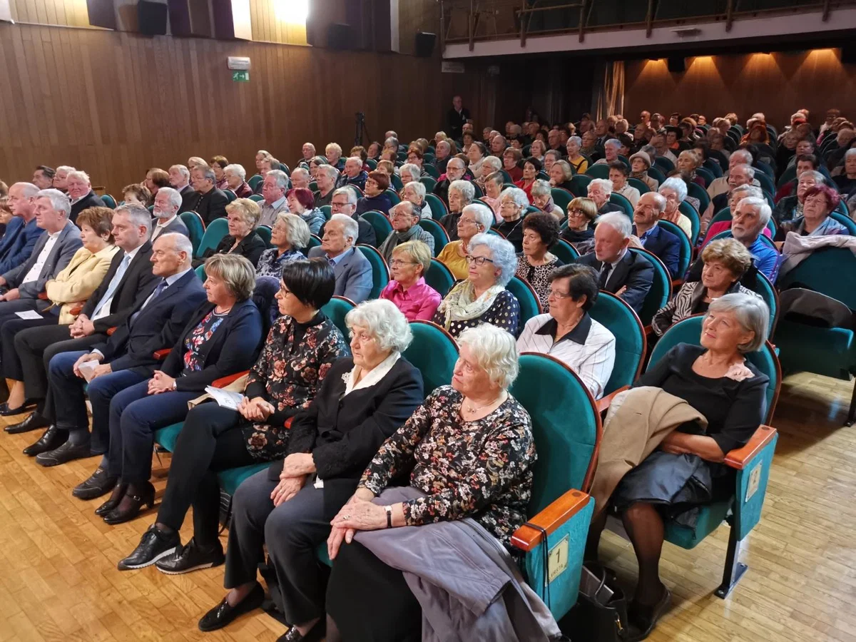 Slovenjgraški upokojenci obeležili jubilejnih 70 let delovanja s svečano prireditvijo in podelitvijo priznanj (FOTO)