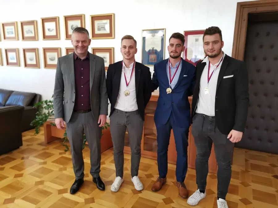 Državni prvaki v kuhanju na sprejemu pri županu MO Slovenj Gradec (FOTO)