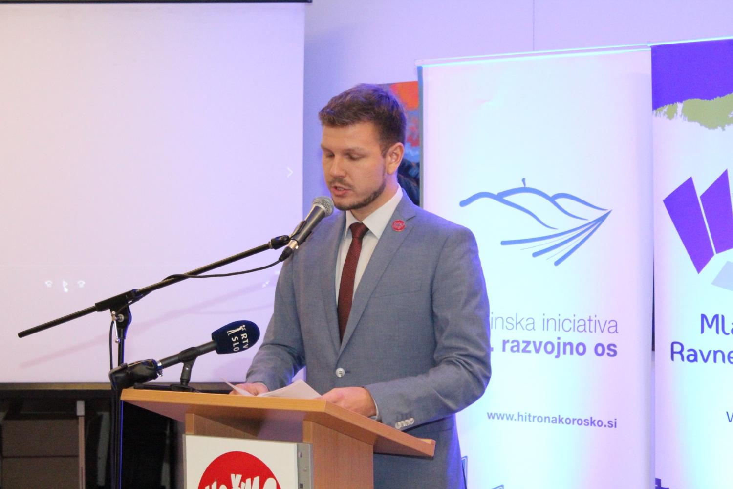 Aljaž Verhovnik: "Stroka svoje delo opravlja dobro in spodobilo bi se, da bi se tako obnašala tudi (nekatera) politika"