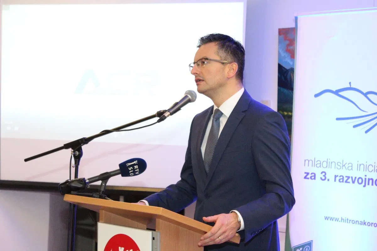 SDS umaknila tožbo zoper Šarca