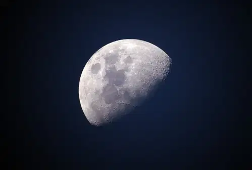 Minulo noč na nebu poseben pojav super lune in modre lune