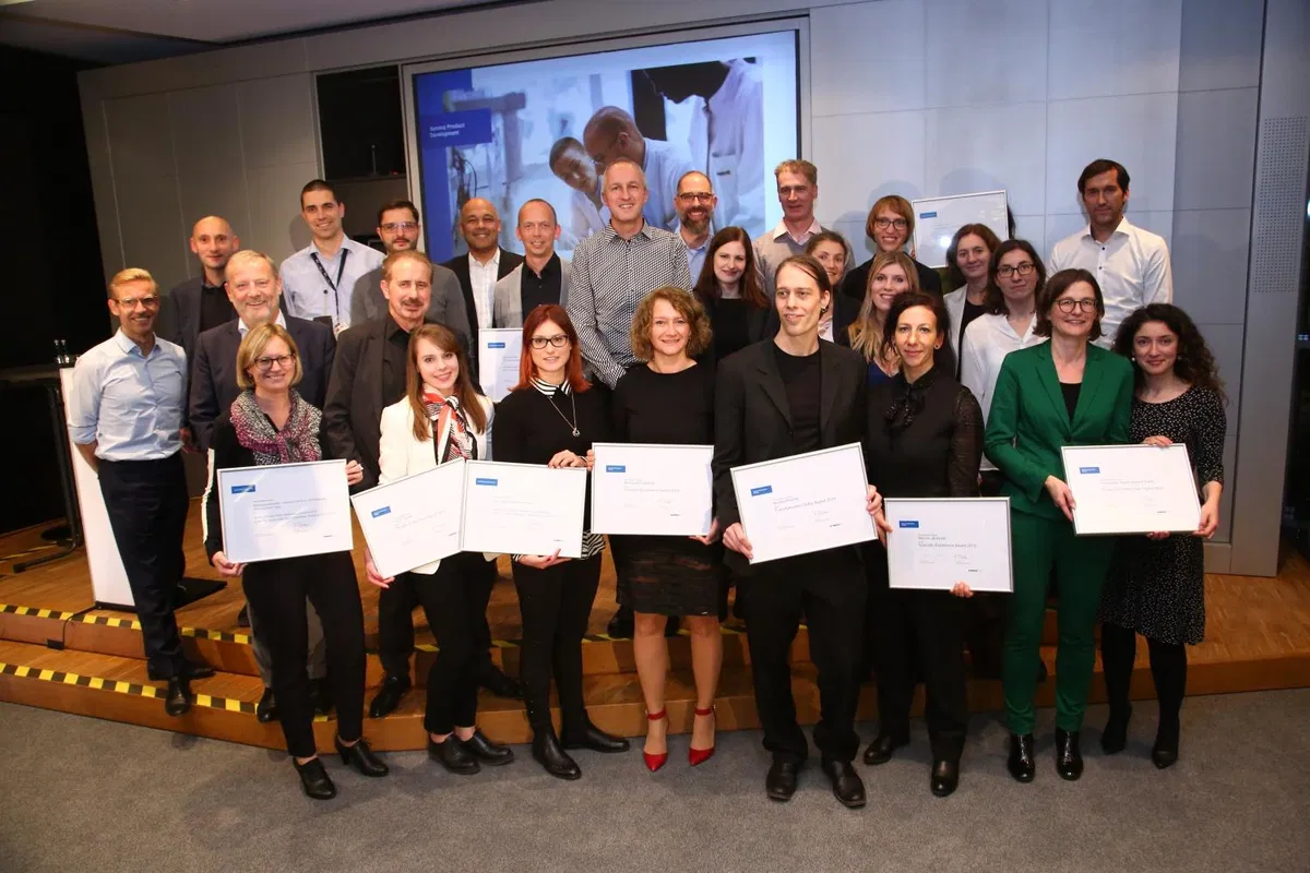 Lekovi raziskovalci nagrajeni za izjemne znanstvene dosežke (FOTO)