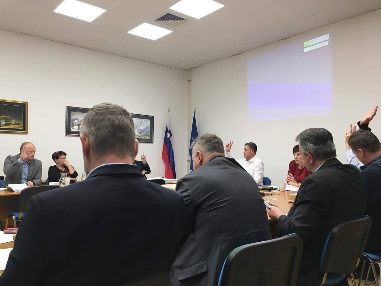 Koroški župani ostro in enotno proti novemu proračunu: To 'norijo' je potrebno ustaviti! (VIDEO in FOTO)