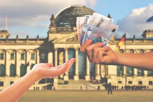 Znan je datum prejema kriznega dodatka za socialno ogrožene