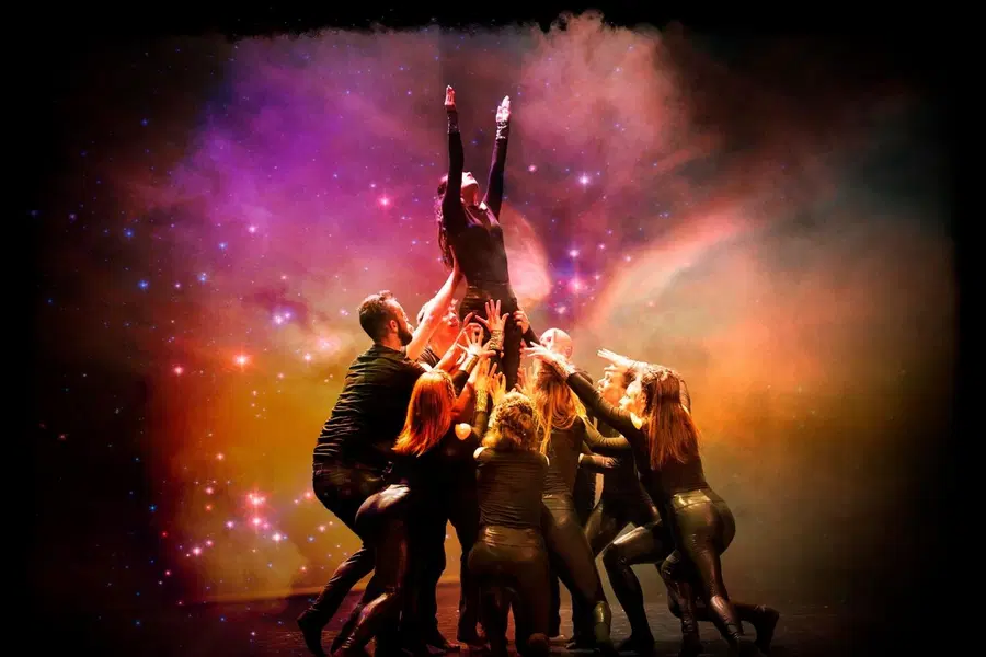 Življenje je vrednota: po tragični izgubi glavnega junaka, predstava živi dalje