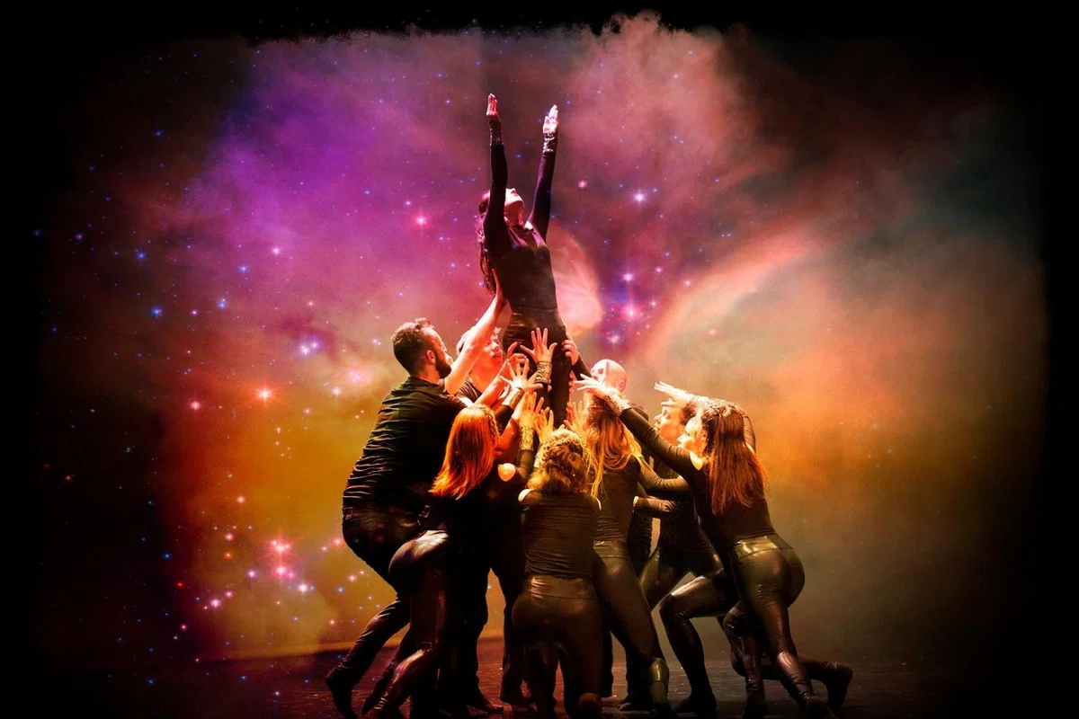 Življenje je vrednota: po tragični izgubi glavnega junaka, predstava živi dalje