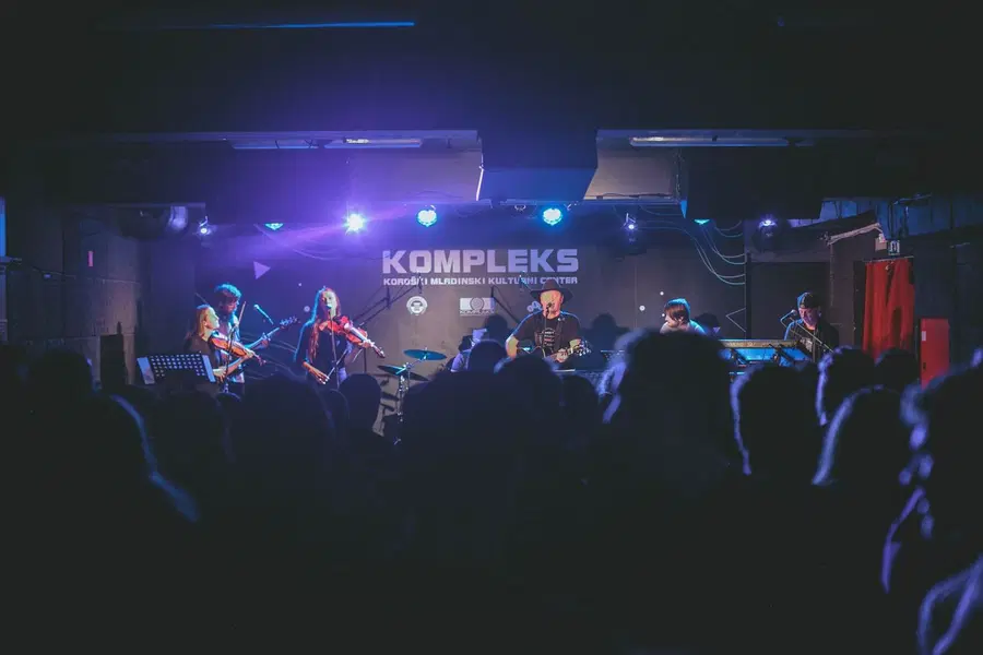 Milan Kamnik v najlepši kleti na Koroškem predstavil nov album (FOTO)