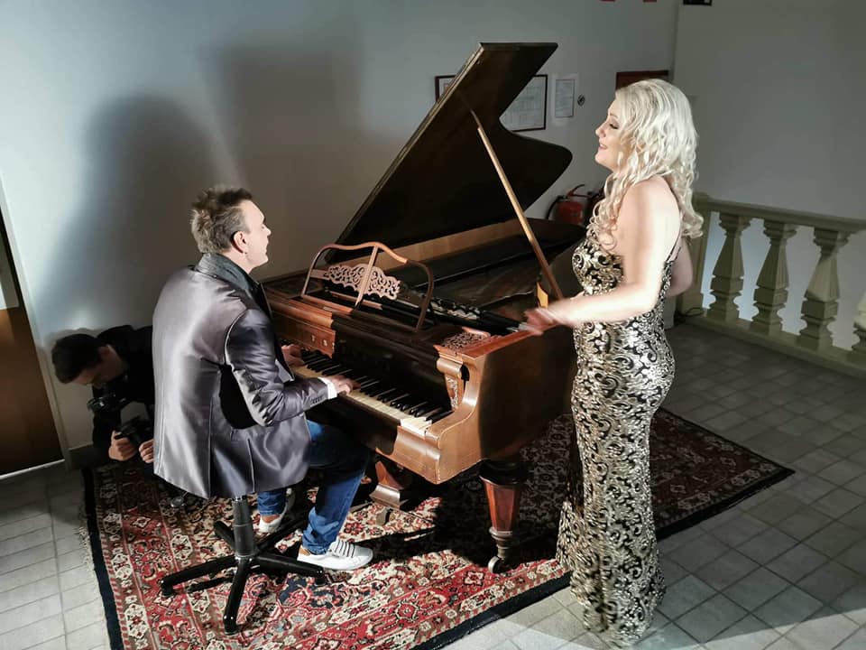 Fredi Miler in Jasmina Buč predstavljata pesem "Življenje je eno" (FOTO in VIDEO)