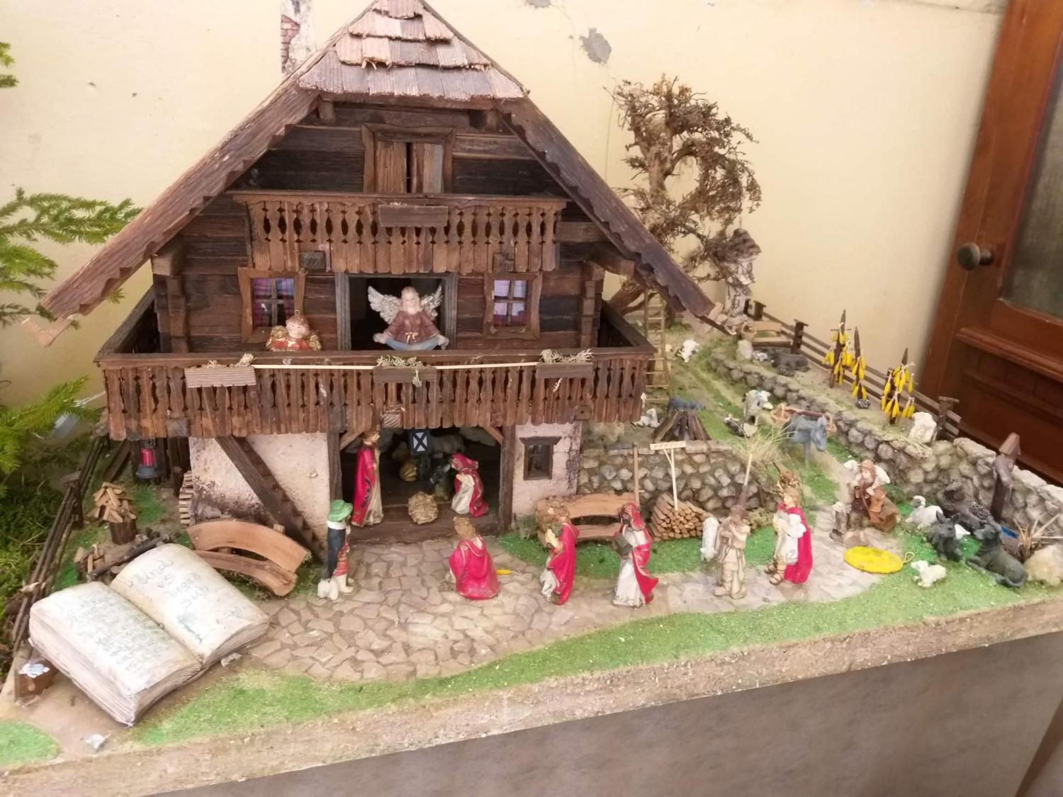 Na Prevaljah na ogled 57 različnih eksponatov jaslic (FOTO)