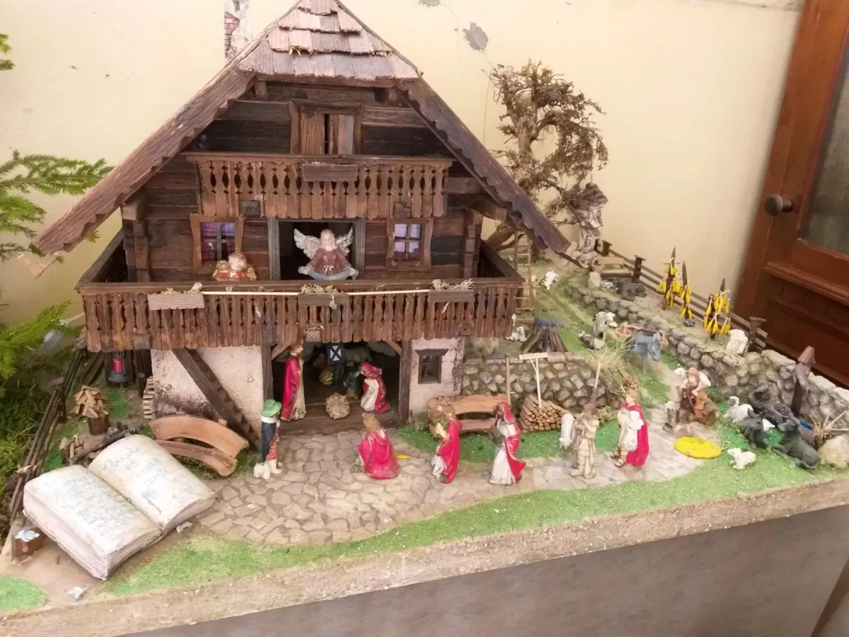 Na Prevaljah na ogled 57 različnih eksponatov jaslic (FOTO)