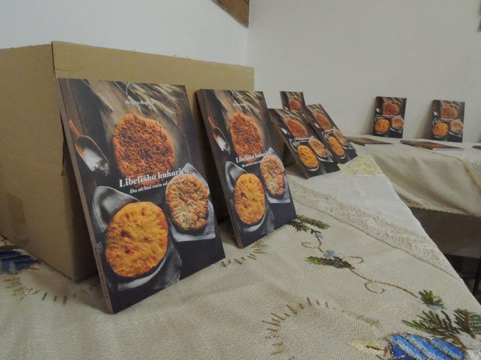 V Libeličah so z dobrotami iz nove kuharice poskrbeli, da nismo "vočni od mize šli" (FOTO)