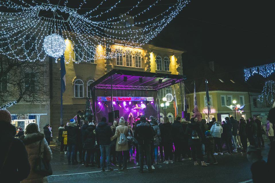 V Slovenj Gradcu smo prisluhnili dobrodelnemu koncertu Uroša in Tjaše (FOTO)