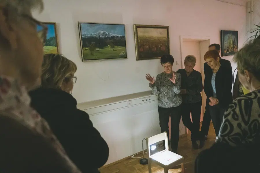 Osebno je posebno: (P)osebne zgodbe posameznic in njihovih predmetov (FOTO in VIDEO)