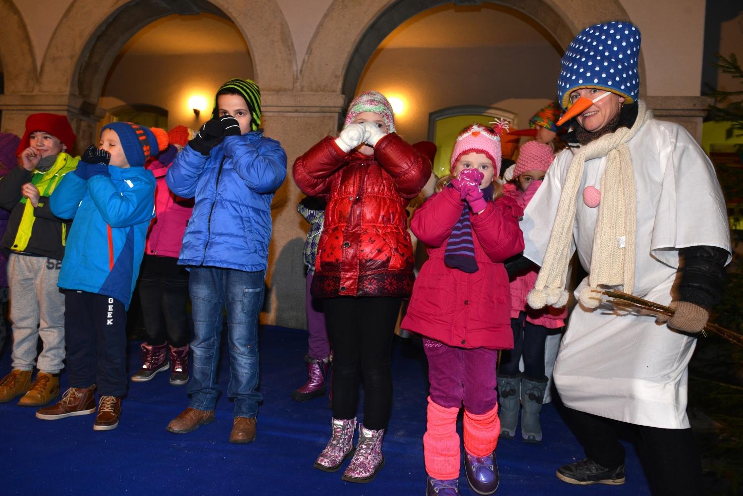 V Mežici bodo otroci okrasili jelko, kulturniki pa popestrili dogajanje s plesom, petjem in dobro glasbo