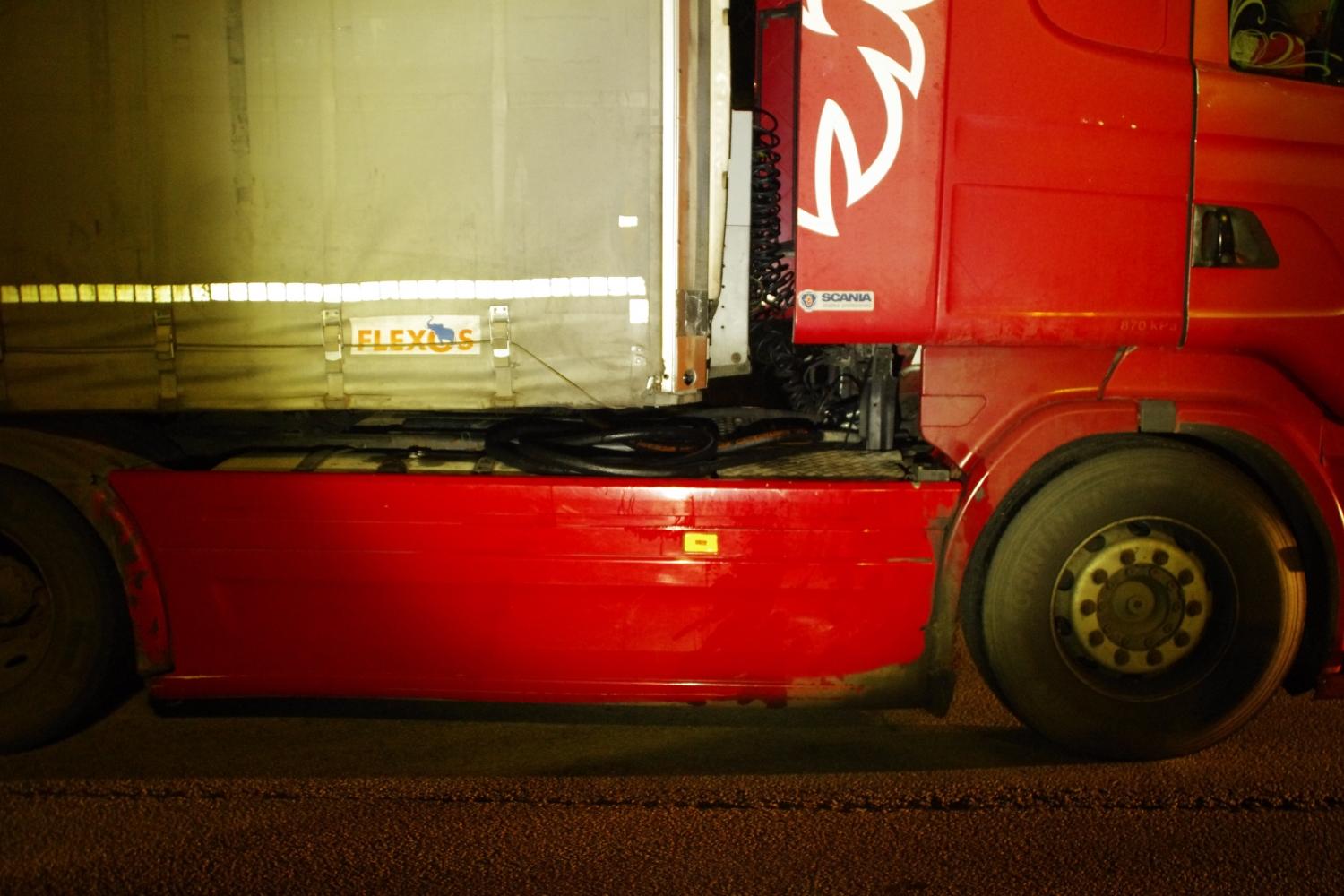 Policisti prijeli iznajdljive Romune, ki so na avtocestnih počivališčih kradli gorivo (FOTO)