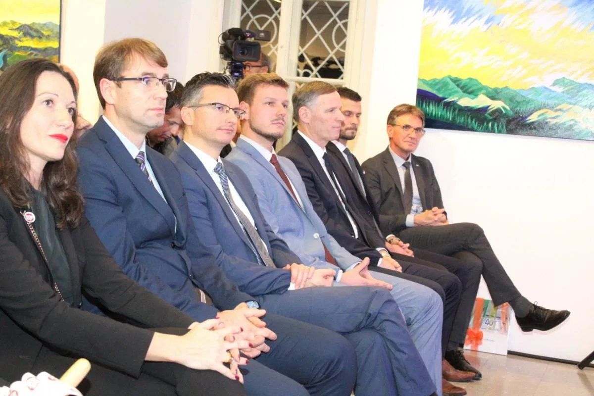 Ta teden dokončno o poroštvu za 3. razvojno os. Bo pomlad prinesla prvo lopato?