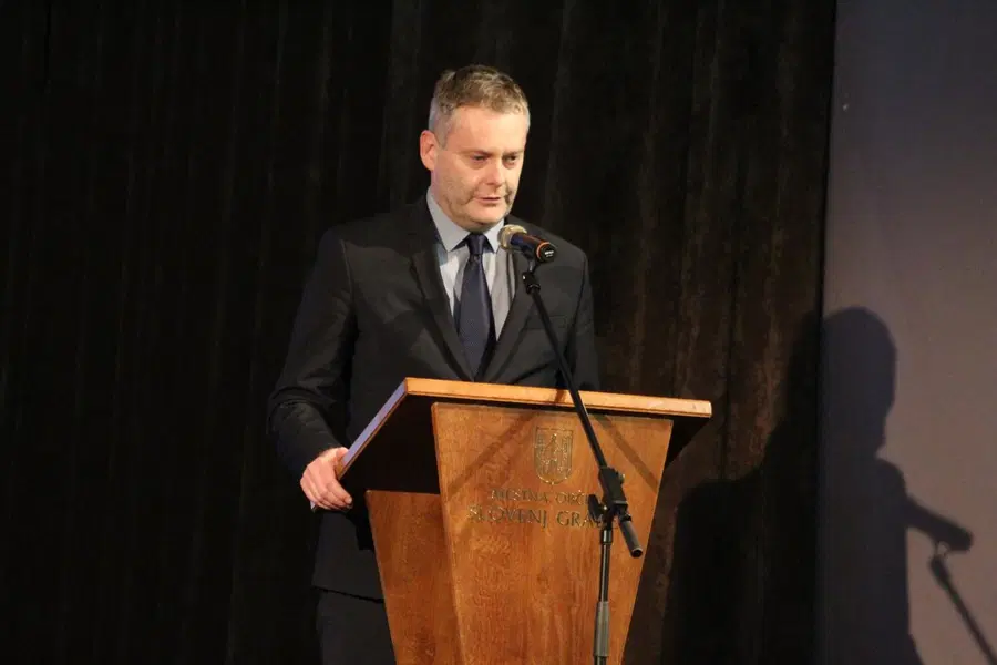 Praznično video voščilo slovenjgraškega župana Tilna Kluglerja