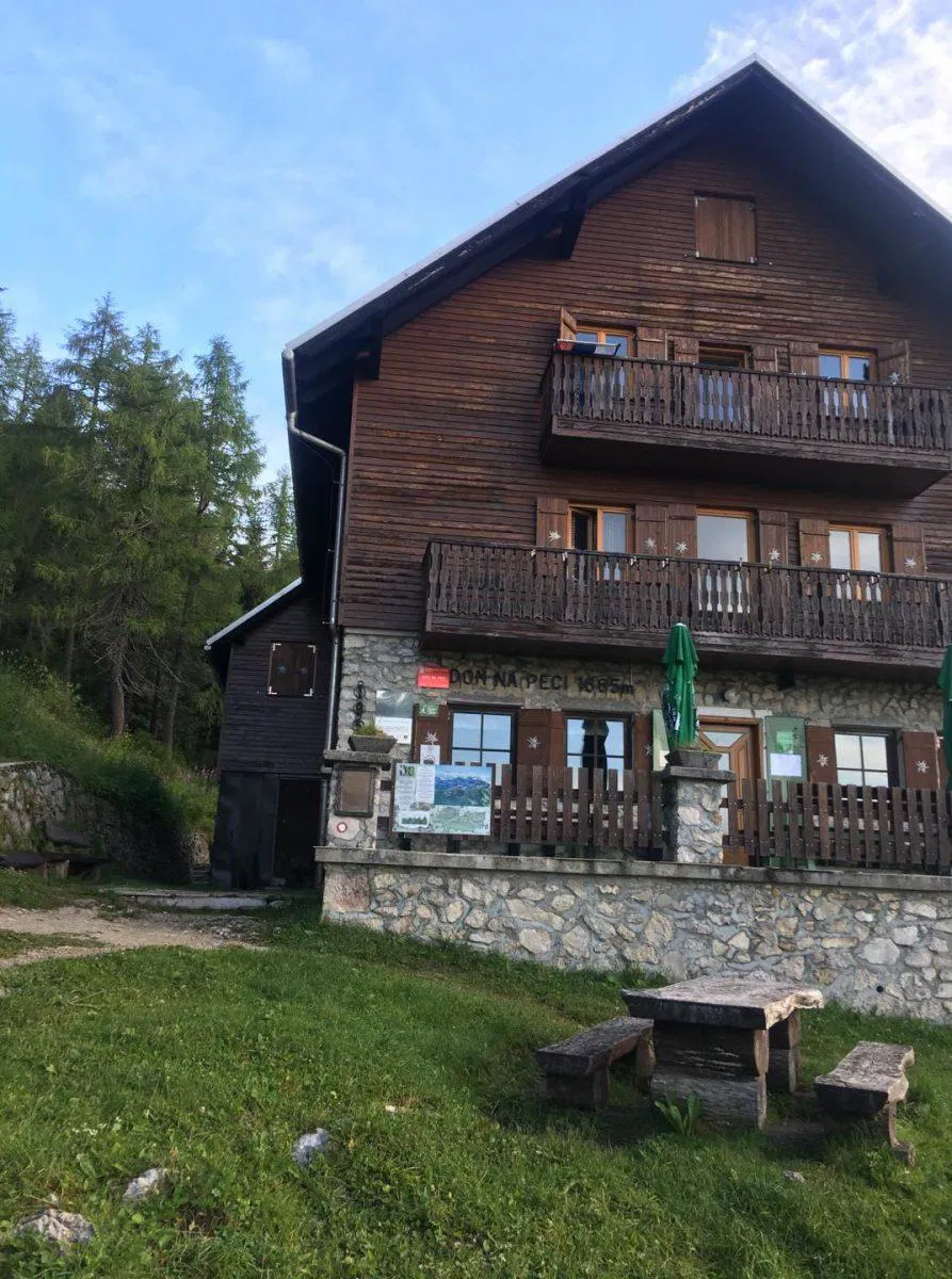 Še ne veste kje boste silvestrovali? Pričakajte 2020 v Domu na Peci!