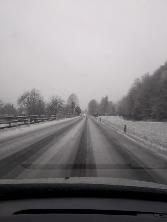 Popolna zapora ceste Poljana - Mežica