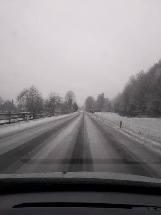 Popolna zapora ceste Poljana - Mežica