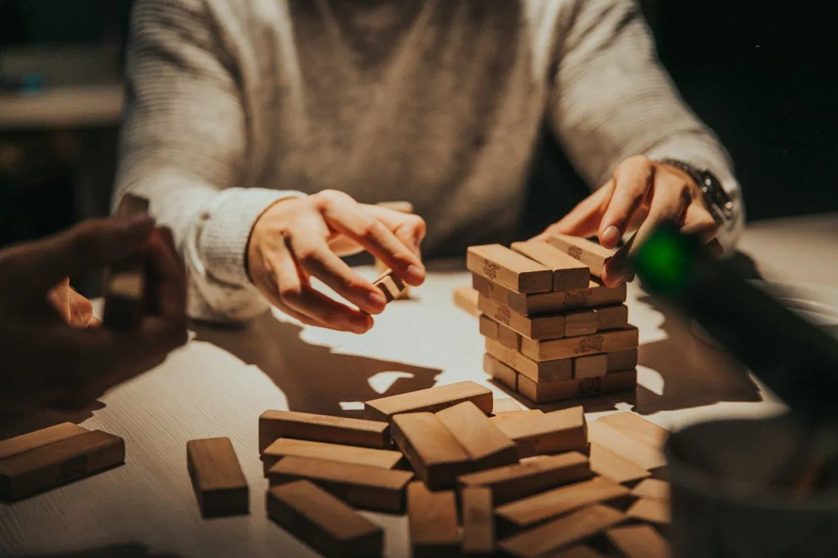 Naj se igre začnejo: večer družabnih iger v Kompleksu