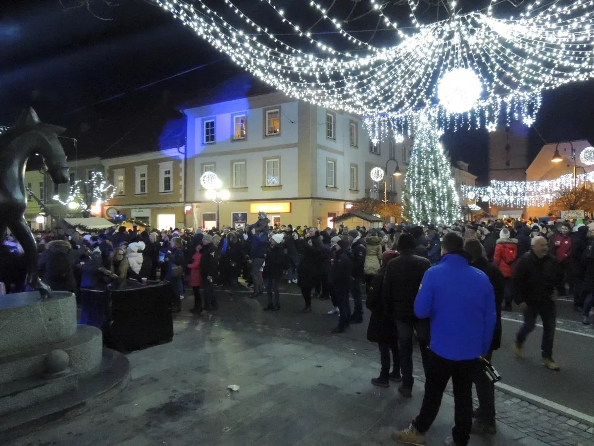 Tako so zadnje minute v letu 2019 preživeli v Slovenj Gradcu (FOTO)
