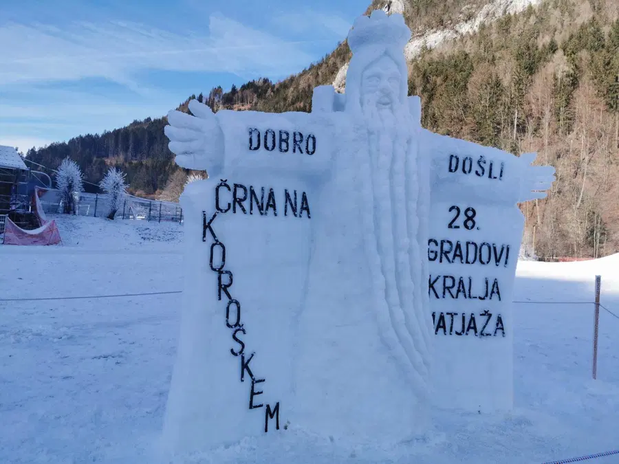 V Črni bodo županje gradile Kitajski zid, svoje ustvarjalne sposobnosti bo preizkusila tudi stranka LMŠ (VIDEO in FOTO)