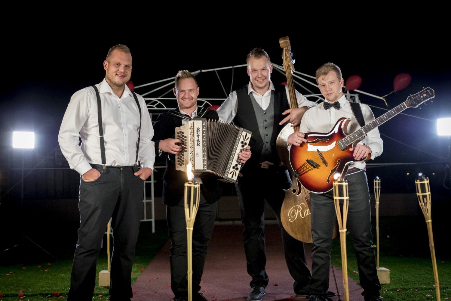 Na valentinovo v Slovenj Gradec po "Objem" ansambla Naveza