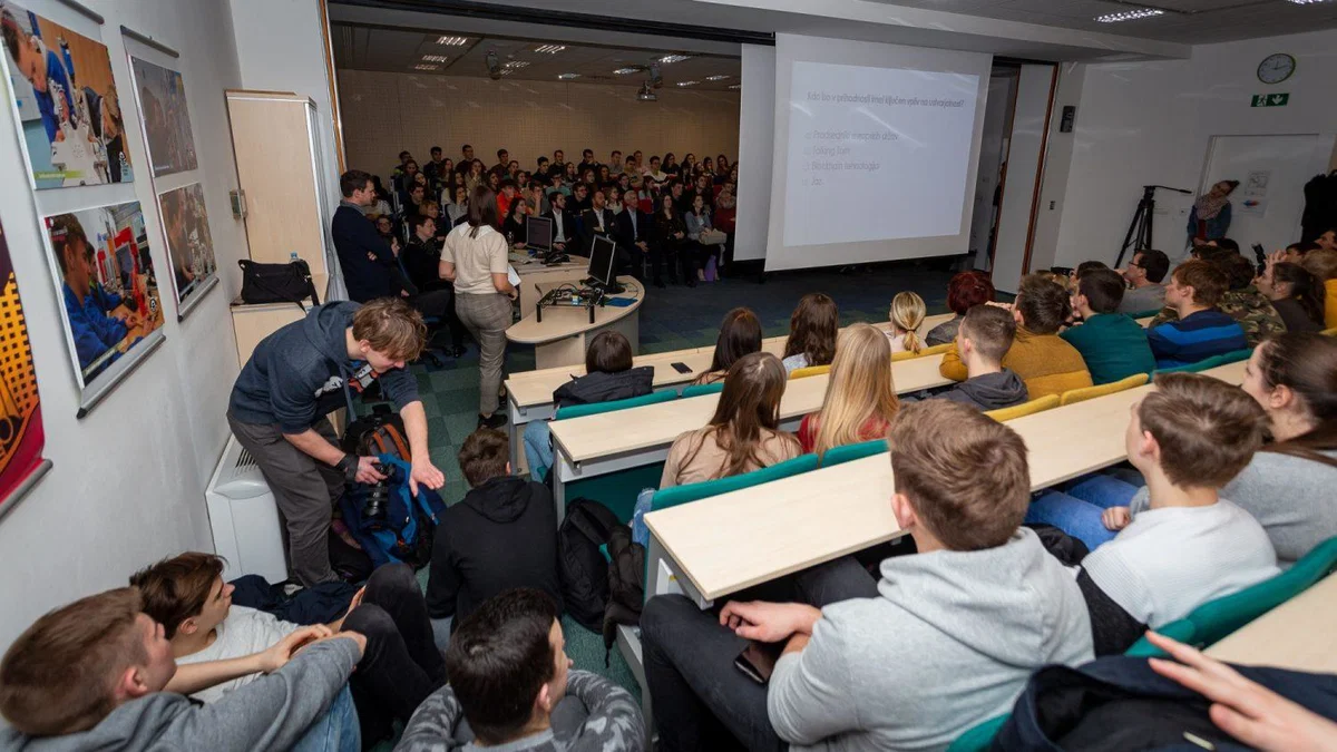 Dijaki opozarjajo na kršitve delavskih pravic pri dijaškem delu