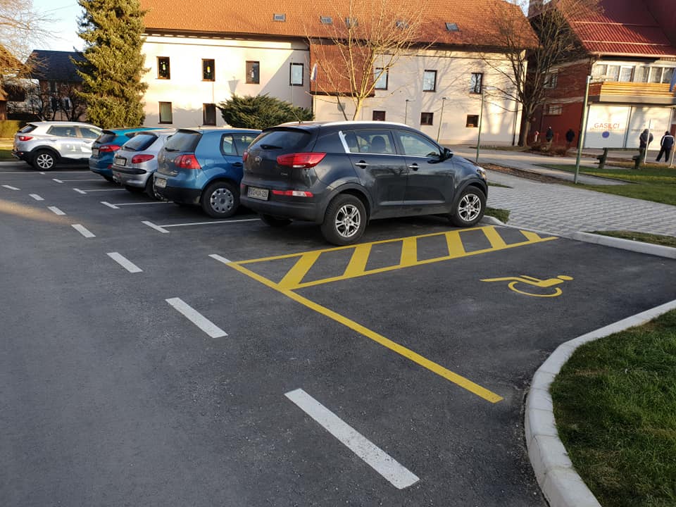 Gradbena inšpektorica odredila odstranitev občinske naložbe na Muti