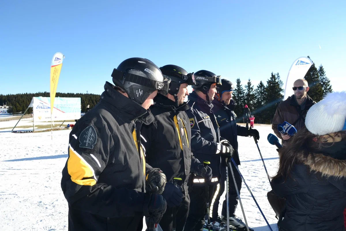 Za varnost na Kopah skrbita tudi hrvaška policista (FOTO)