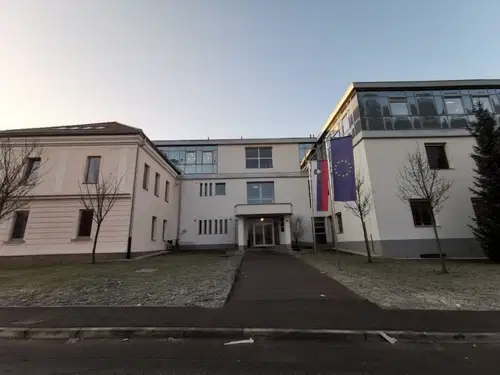 DZ potrdil postopno sproščanje sodnih in upravnih zadev