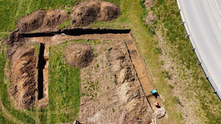 Med arheološkimi raziskavami v Starem trgu odkrili več poznosrednjeveških ter večjo rimsko jamo