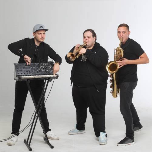 Jutri v Kompleksu trio SaGaDuDaB, v soboto branje poezije