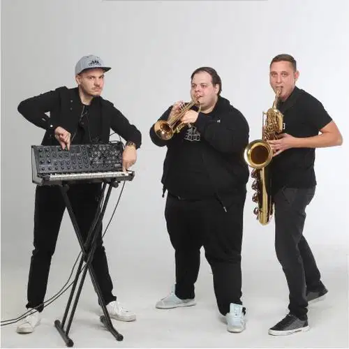 Jutri v Kompleksu trio SaGaDuDaB, v soboto branje poezije