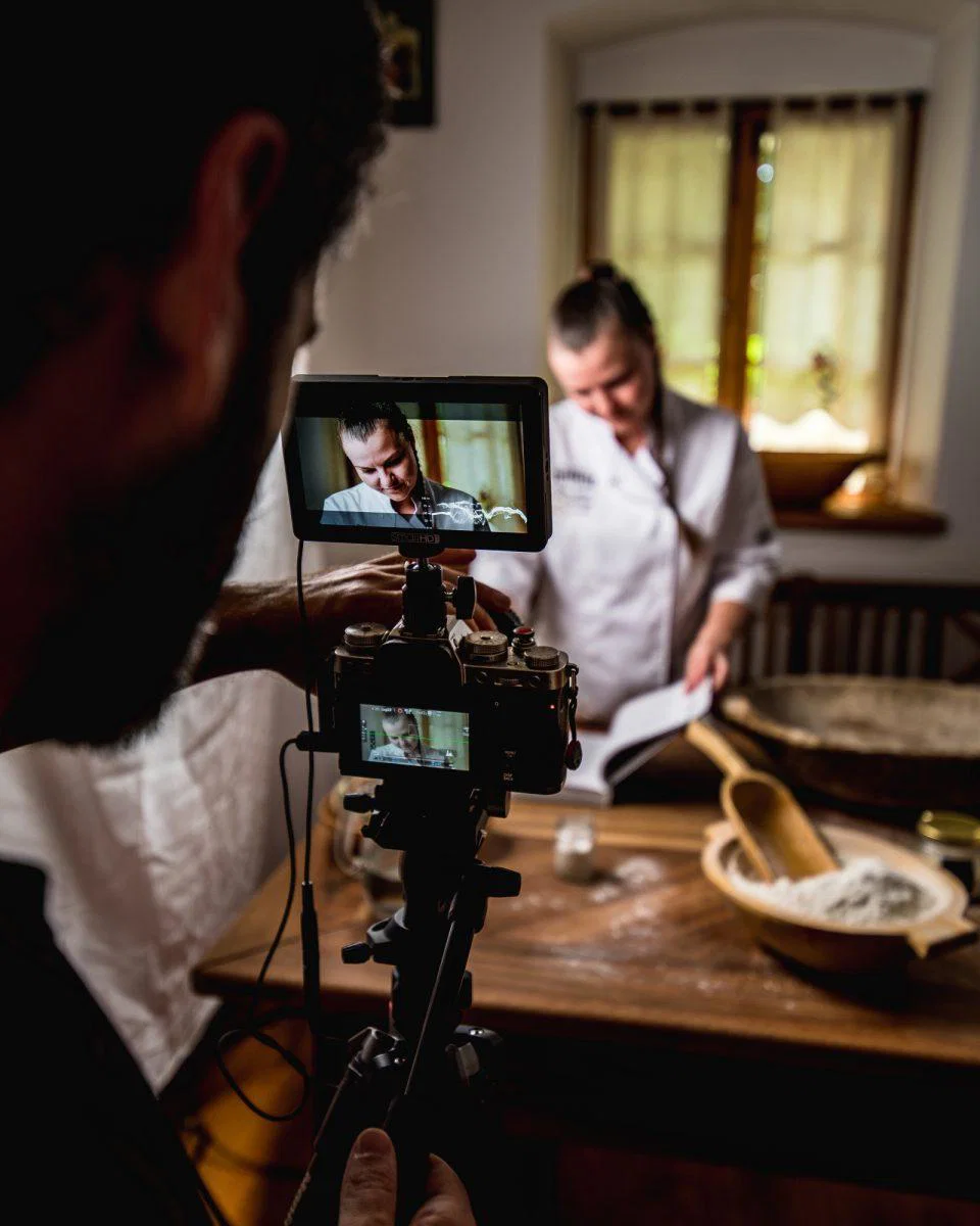 Kruh in ljubezen: Kako se je začela drožomanija? (FOTO in VIDEO)